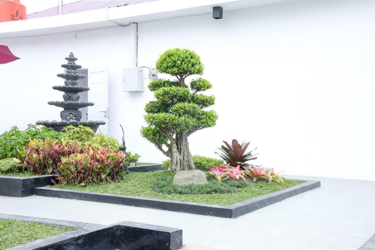 Reddoorz Plus Near Unimed Medan Exterior photo
